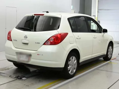 Nissan TIIDA  с аукциона в Японии
