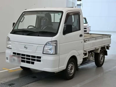 Nissan NT100 Clipper