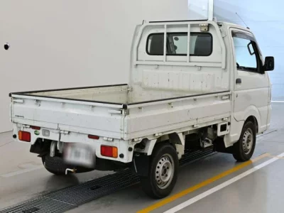 Nissan NT100 Clipper