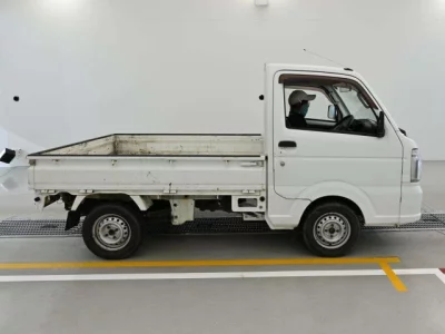 Nissan NT100 Clipper
