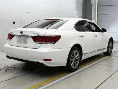 Lexus LS600h