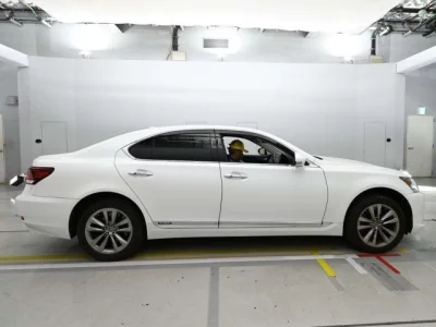 Lexus LS600h