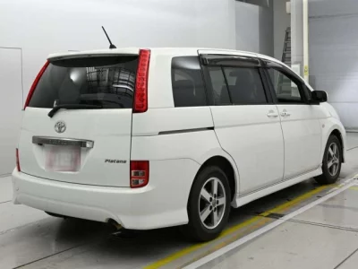 Toyota ISIS