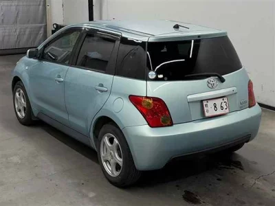 Toyota IST