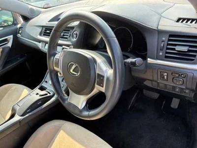 Lexus CT200h