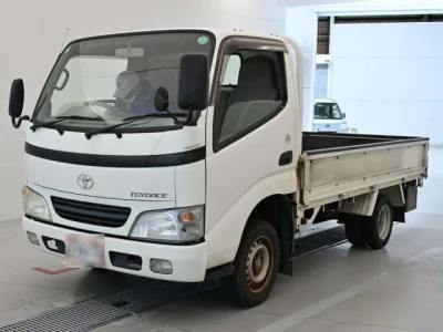 Toyota DYNA  с аукциона в Японии