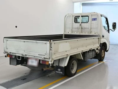 Toyota DYNA  с аукциона в Японии