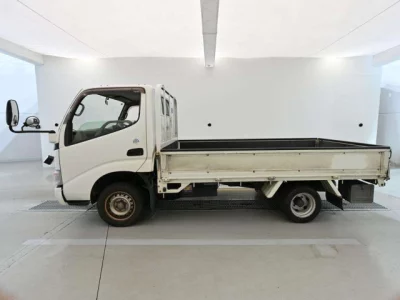 Toyota DYNA  с аукциона в Японии