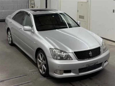 Toyota CROWN  с аукциона в Японии
