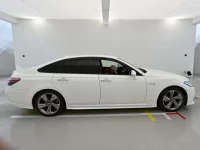 Toyota CROWN лот № 30561 оценка 3.5  с аукциона в Японии 2