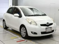 Toyota VITZ лот № 30532 оценка 3.5  с аукциона в Японии 4