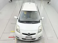 Toyota VITZ лот № 30532 оценка 3.5  с аукциона в Японии 6