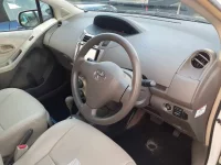 Toyota VITZ лот № 30532 оценка 3.5  с аукциона в Японии 8