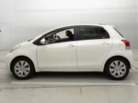 Toyota VITZ лот № 30532 оценка 3.5  с аукциона в Японии 3