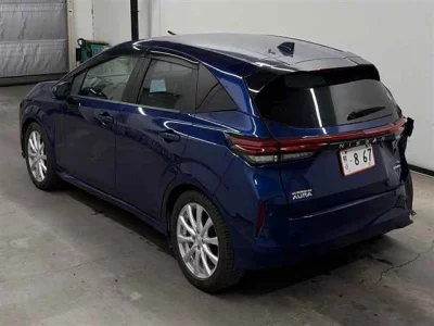 Nissan AURA