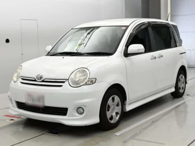 Toyota SIENTA  с аукциона в Японии