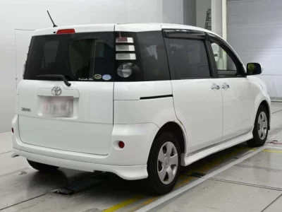 Toyota SIENTA  с аукциона в Японии