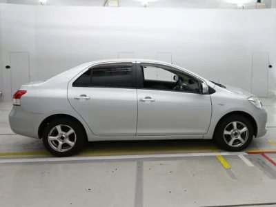 Toyota BELTA  с аукциона в Японии
