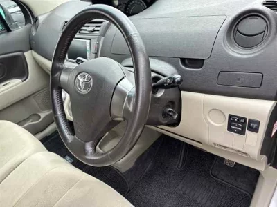 Toyota PASSO SETTE