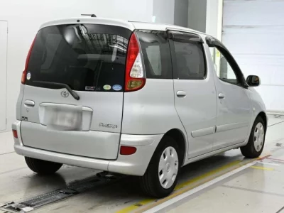 Toyota FUNCARGO  с аукциона в Японии