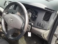 Toyota ISIS лот № 90513 оценка 3.5  с аукциона в Японии 8