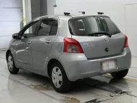 Toyota VITZ лот № 90557 оценка 3.5  с аукциона в Японии 5