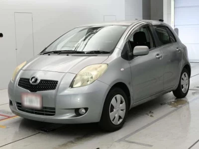 Toyota VITZ  с аукциона в Японии