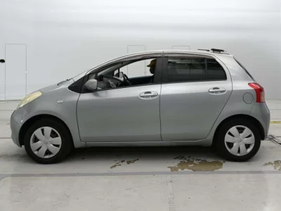 Toyota VITZ  с аукциона в Японии