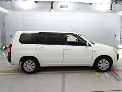 Toyota SUCCEED