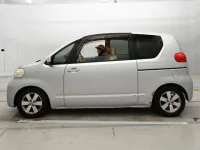 Toyota PORTE лот № 30775 оценка 3  с аукциона в Японии 3