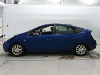 Toyota Prius лот № 10336 оценка R  с аукциона в Японии 3