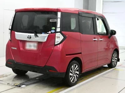 Toyota TANK