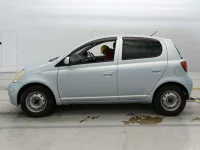 Toyota VITZ лот № 10332 оценка 3.5  с аукциона в Японии 3