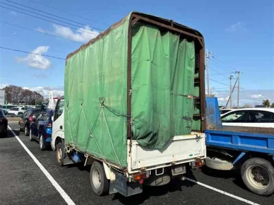 Toyota DYNA  с аукциона в Японии