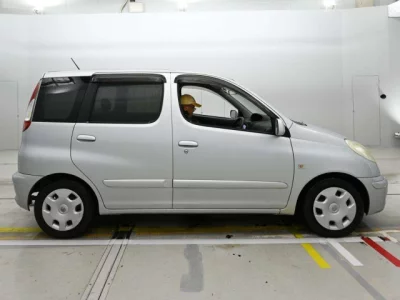 Toyota FUNCARGO  с аукциона в Японии