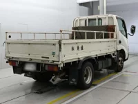 Toyota DYNA лот № 40142 оценка RA  с аукциона в Японии 1