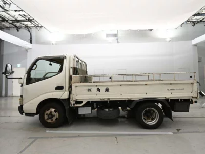 Toyota DYNA  с аукциона в Японии