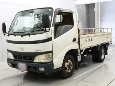 Toyota DYNA  с аукциона в Японии