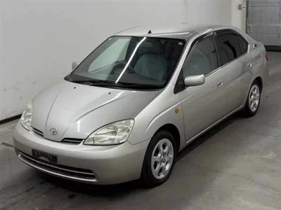 Toyota Prius  с аукциона в Японии
