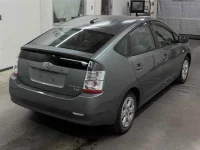 Toyota Prius лот № 85254 оценка 3  с аукциона в Японии 4