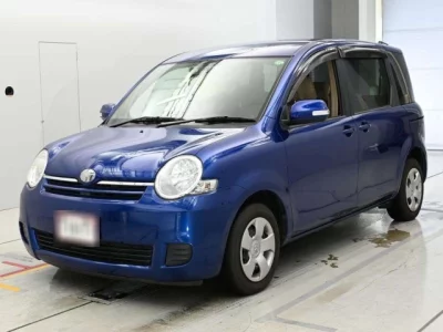 Toyota SIENTA  с аукциона в Японии