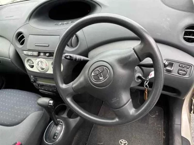 Toyota VITZ  с аукциона в Японии