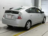 Toyota Prius лот № 30835 оценка 3.5  с аукциона в Японии 1