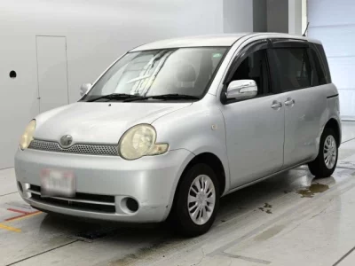 Toyota SIENTA  с аукциона в Японии