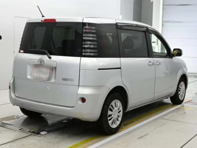 Toyota SIENTA  с аукциона в Японии