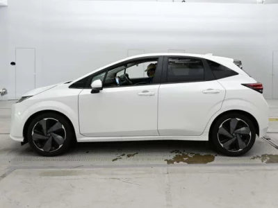 Nissan Aura