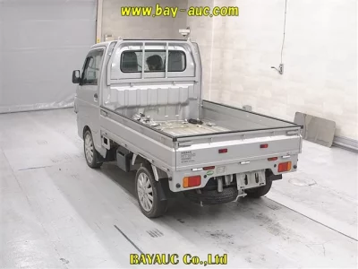 Nissan NT100 Clipper