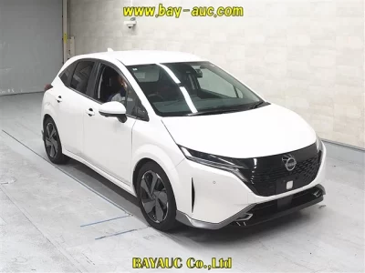 Nissan Aura