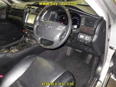 Lexus LS460L