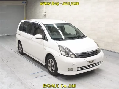 Toyota ISIS  с аукциона в Японии